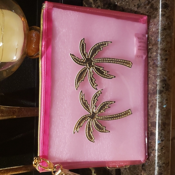 Lilly Pulitzer Handbags - NWT Lilly Pulitzer Palm Pouch PINK